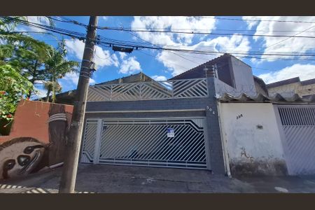 Casa à venda com 193m², 3 quartos e 2 vagasFachada