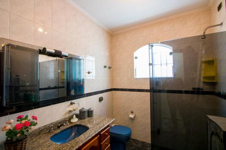 Casa à venda com 193m², 3 quartos e 2 vagasBanheiro social 1