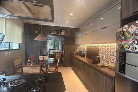 Apartamento à venda com 220m², 4 quartos e 3 vagas