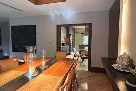 Apartamento à venda com 220m², 4 quartos e 3 vagas