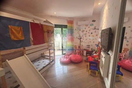 Apartamento à venda com 220m², 4 quartos e 3 vagas