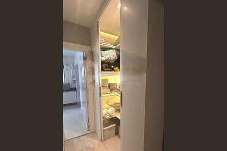 Apartamento à venda com 220m², 4 quartos e 3 vagas
