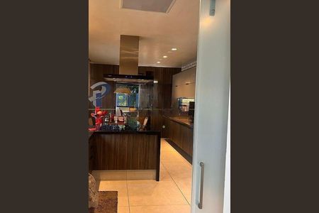 Apartamento à venda com 220m², 4 quartos e 3 vagas