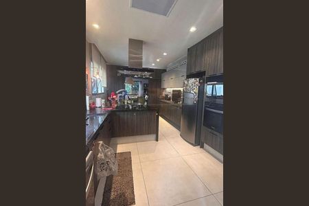 Apartamento à venda com 220m², 4 quartos e 3 vagas