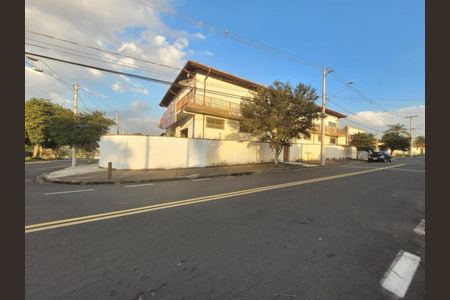 Casa à venda com 715m², 5 quartos e 6 vagasFoto 01