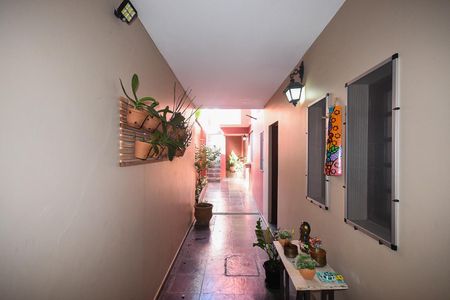 Casa à venda com 346m², 6 quartos e 4 vagas Casa à venda com 346m², 6 quartos e 4 vagasHall de Entrada da Casa 3