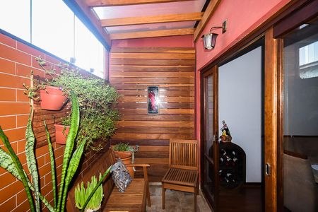 Casa à venda com 346m², 6 quartos e 4 vagas Casa à venda com 346m², 6 quartos e 4 vagasVaranda da Casa 3
