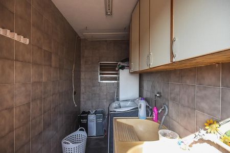 Casa à venda com 346m², 6 quartos e 4 vagas Casa à venda com 346m², 6 quartos e 4 vagasÁrea de Serviço da Casa 3
