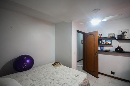Casa à venda com 346m², 6 quartos e 4 vagas Casa à venda com 346m², 6 quartos e 4 vagasQuarto 2 da Casa 3
