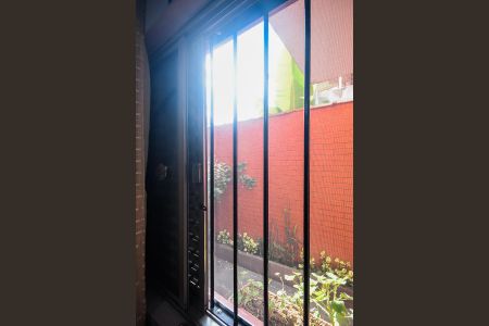 Casa à venda com 346m², 6 quartos e 4 vagas Casa à venda com 346m², 6 quartos e 4 vagasVista do Quarto 1 da Casa 3