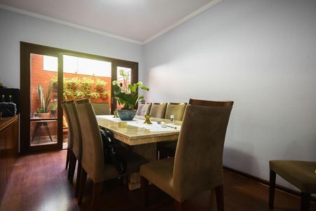 Casa à venda com 346m², 6 quartos e 4 vagas Casa à venda com 346m², 6 quartos e 4 vagasSala de Jantar da Casa 3