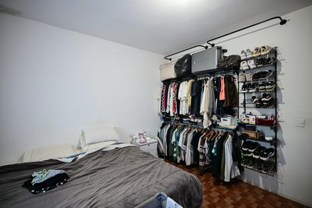Casa à venda com 346m², 6 quartos e 4 vagasQuarto 2 da Casa 2