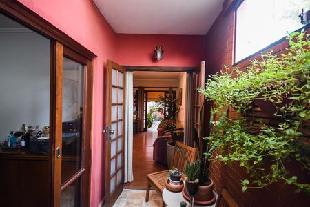 Casa à venda com 346m², 6 quartos e 4 vagas Casa à venda com 346m², 6 quartos e 4 vagasVaranda da Casa 3