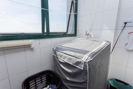 Apartamento à venda com 72m², 2 quartos e 1 vagaÁrea de Serviço