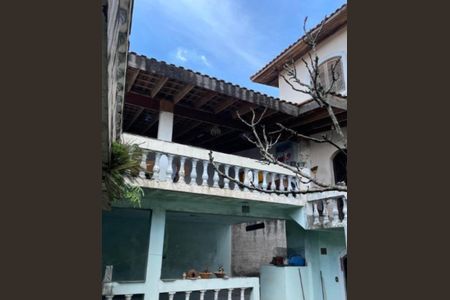 Casa à venda com 230m², 4 quartos e 6 vagasFoto 04