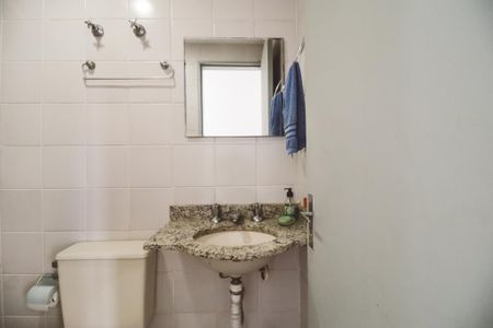 Apartamento à venda com 75m², 3 quartos e 1 vaga Apartamento à venda com 75m², 3 quartos e 1 vagaBanheiro