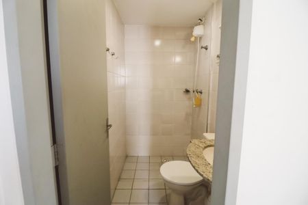 Apartamento à venda com 75m², 3 quartos e 1 vaga Apartamento à venda com 75m², 3 quartos e 1 vagaBanheiro da Suíte