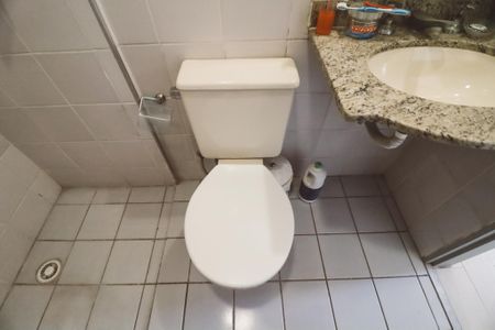 Apartamento à venda com 75m², 3 quartos e 1 vaga Apartamento à venda com 75m², 3 quartos e 1 vagaBanheiro da Suíte