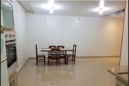 Foto 09 de casa à venda com 4 quartos, 200m² em Vila Abc, São Paulo