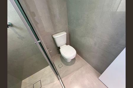 Apartamento para alugar com 144m², 3 quartos e 2 vagas Apartamento para alugar com 144m², 3 quartos e 2 vagasBanheiro da Suíte 1