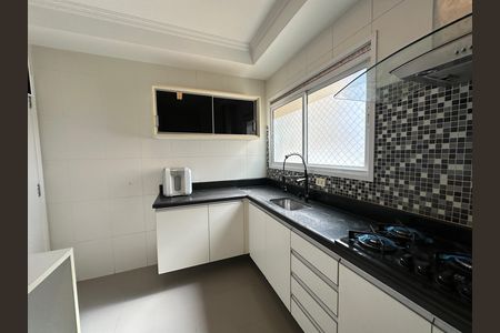 Apartamento para alugar com 144m², 3 quartos e 2 vagas Apartamento para alugar com 144m², 3 quartos e 2 vagasCozinha