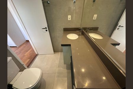 Apartamento para alugar com 144m², 3 quartos e 2 vagas Apartamento para alugar com 144m², 3 quartos e 2 vagasBanheiro da Suíte 2