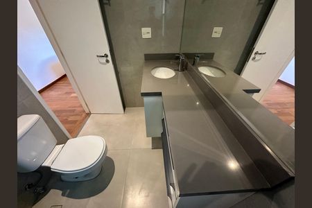 Apartamento para alugar com 144m², 3 quartos e 2 vagas Apartamento para alugar com 144m², 3 quartos e 2 vagasBanheiro da Suíte 3