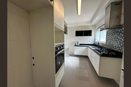Apartamento para alugar com 144m², 3 quartos e 2 vagas Apartamento para alugar com 144m², 3 quartos e 2 vagasCozinha