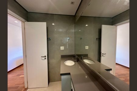 Apartamento para alugar com 144m², 3 quartos e 2 vagas Apartamento para alugar com 144m², 3 quartos e 2 vagasBanheiro da Suíte 3