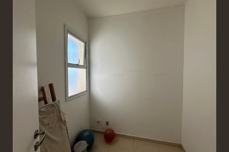 Apartamento para alugar com 144m², 3 quartos e 2 vagas Apartamento para alugar com 144m², 3 quartos e 2 vagasQuarto de Serviço