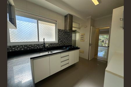 Apartamento para alugar com 144m², 3 quartos e 2 vagas Apartamento para alugar com 144m², 3 quartos e 2 vagasCozinha