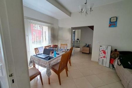 Casa à venda com 164m², 3 quartos e 2 vagas