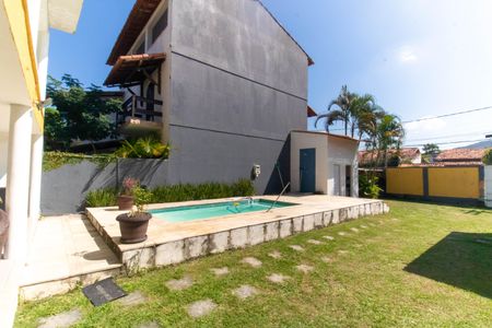 Casa à venda com 205m², 3 quartos e 5 vagasÁrea externa
