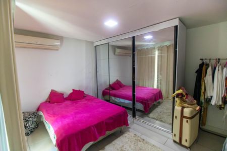 Casa à venda com 205m², 3 quartos e 5 vagasSuíte 1