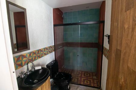 Casa à venda com 205m², 3 quartos e 5 vagasBanheiro da Suíte 1