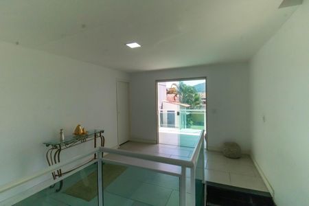 Casa à venda com 205m², 3 quartos e 5 vagasHall