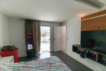 Casa à venda com 205m², 3 quartos e 5 vagasSuíte 2