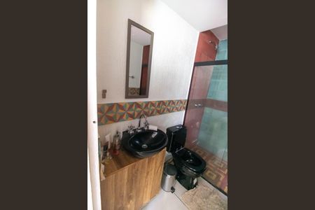 Casa à venda com 205m², 3 quartos e 5 vagasBanheiro da Suíte 1