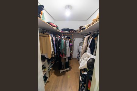 Casa à venda com 205m², 3 quartos e 5 vagasCloset da suíte 2