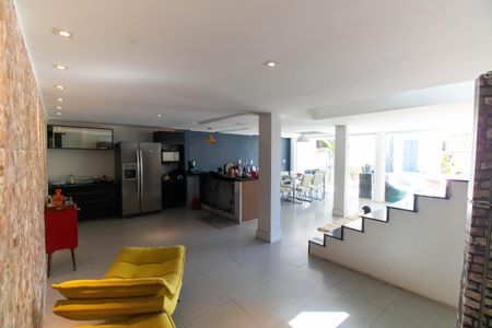 Casa à venda com 205m², 3 quartos e 5 vagasSala e Cozinha 