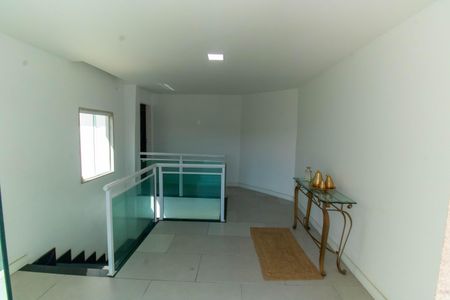 Casa à venda com 205m², 3 quartos e 5 vagasHall