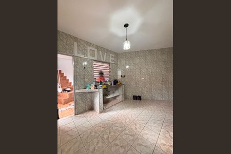 Casa à venda com 228m², 4 quartos e 2 vagasFoto 06