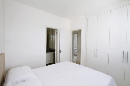 Apartamento à venda com 71m², 3 quartos e 2 vagasQuarto 3 - Suíte