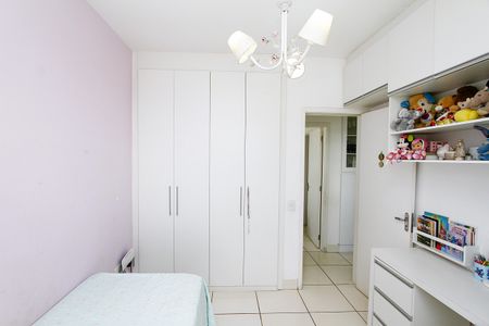 Apartamento à venda com 71m², 3 quartos e 2 vagasQuarto 2
