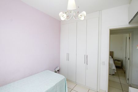 Apartamento à venda com 71m², 3 quartos e 2 vagasQuarto 2