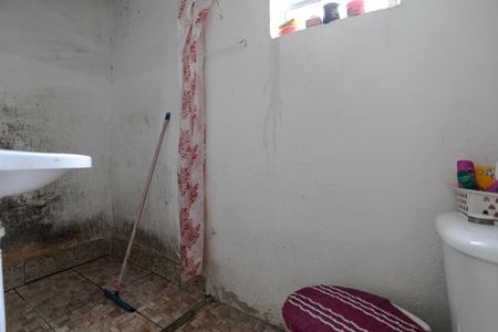 Banheiro de casa para alugar com 1 quarto, 30m² em Jardim Capim-guassu, Ferraz de Vasconcelos