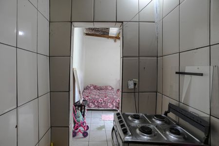 Vista - Cozinha de casa para alugar com 1 quarto, 30m² em Jardim Capim-guassu, Ferraz de Vasconcelos