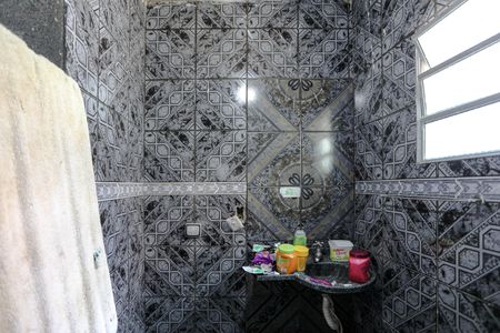 Banheiro de casa para alugar com 2 quartos, 30m² em Jardim Capim-guassu, Ferraz de Vasconcelos