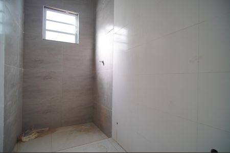 Casa à venda com 48m², 2 quartos e 2 vagasBanheiro
