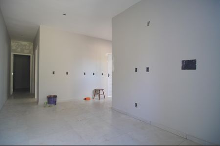 Casa à venda com 48m², 2 quartos e 2 vagasSala